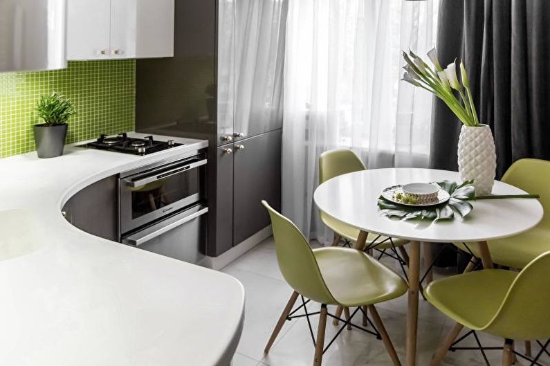 Черно-бял интериорен дизайн на кухнята - снимка