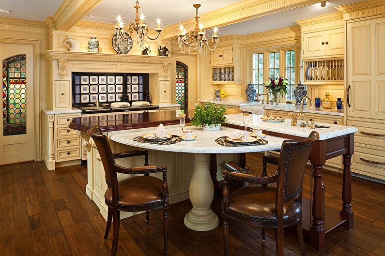 Cozinha amarela clássica - design de interiores