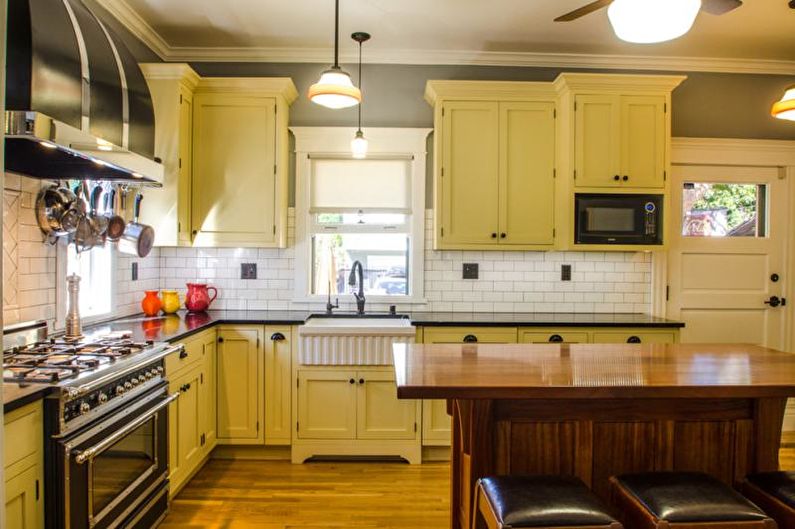 Bucătărie în stil galben de țară - design interior