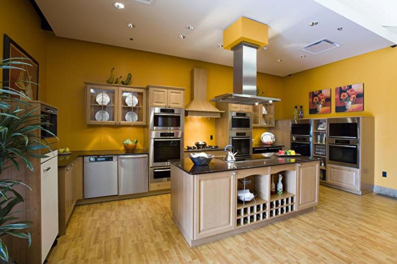 Geltonos virtuvės dizainas - lubų apdaila