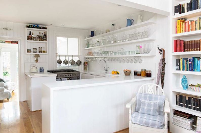 Baltos virtuvės dizainas - baldai ir reikmenys