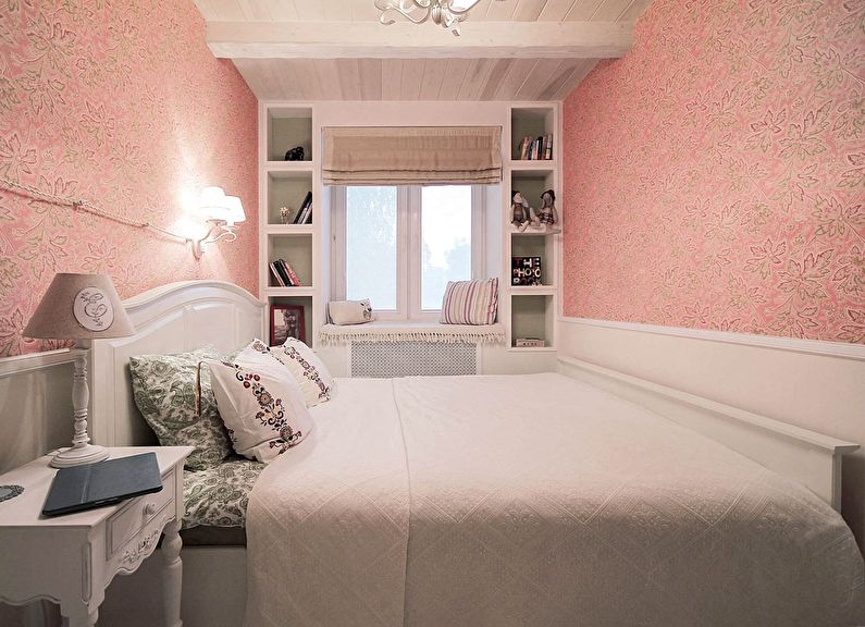 Różowa sypialnia w Chruszczowa - projektowanie wnętrz