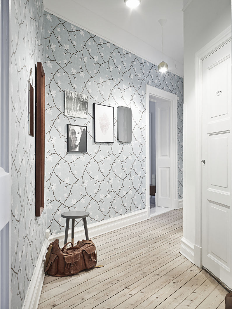 Scandinavian style hallway wallpaper - mga larawan
