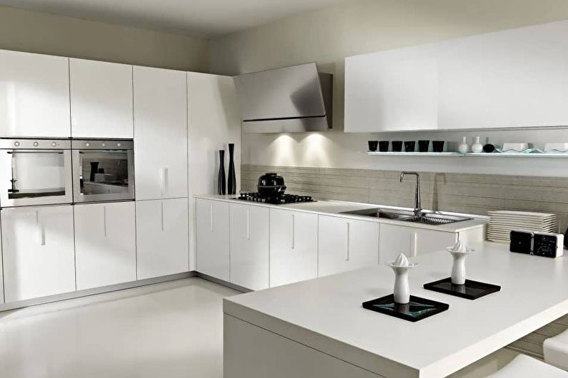 Dizajn kuhinje 8 m² visoka tehnologija