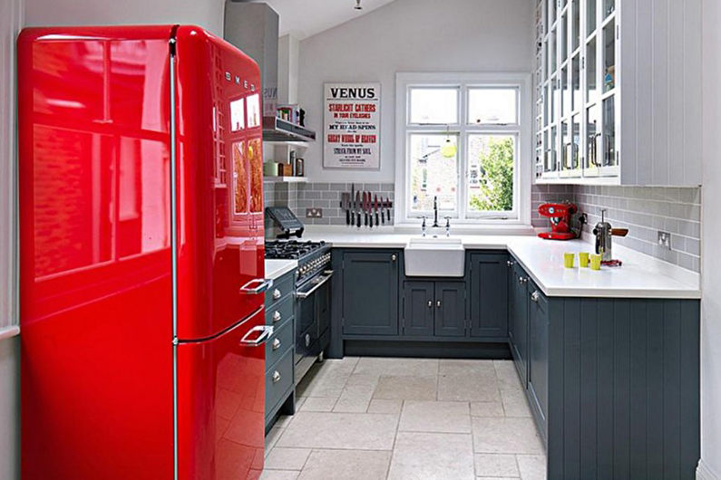 Kök design 8 kvm med kylskåp