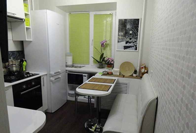 Bucătărie mică pătrată - design interior