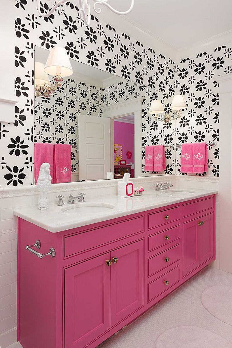 Combinaison de papier peint dans la salle de bain - photo
