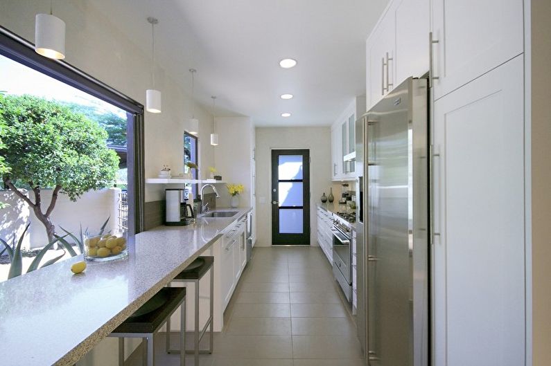 Interior design di una cucina stretta - foto