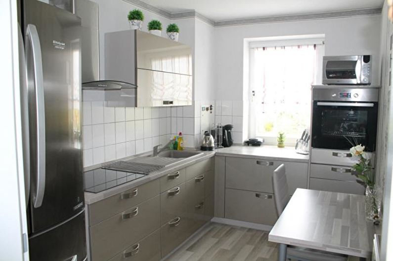 Binnenlands ontwerp van een smalle keuken - foto