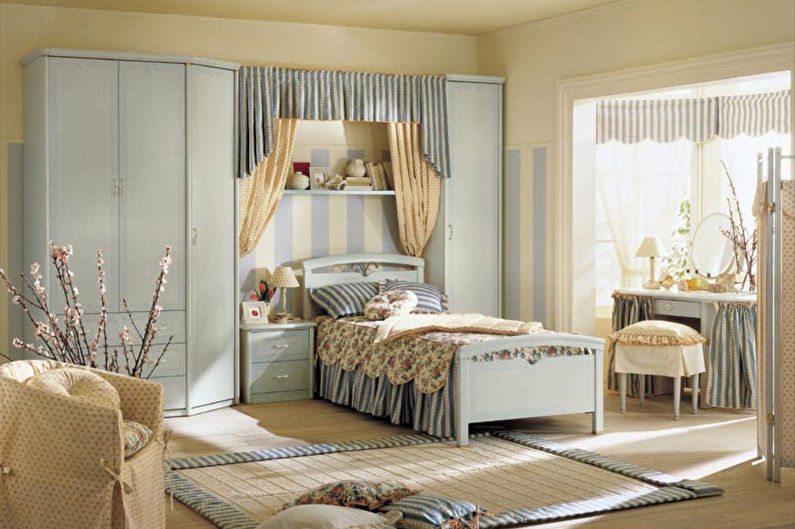 Provence-gardiner i sovrummet - foto