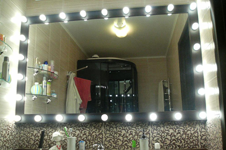 Décor de salle de bricolage - Cadre miroir illuminé