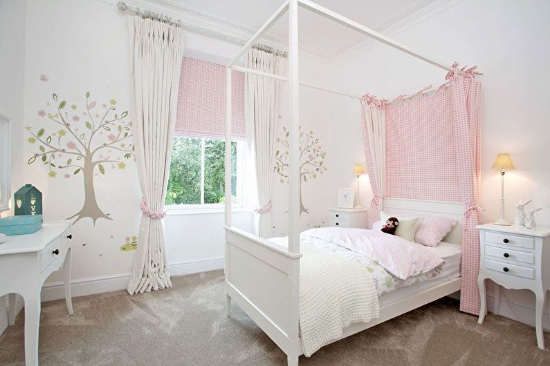 Baltas vaikų kambarys mergaitei - interjero dizainas
