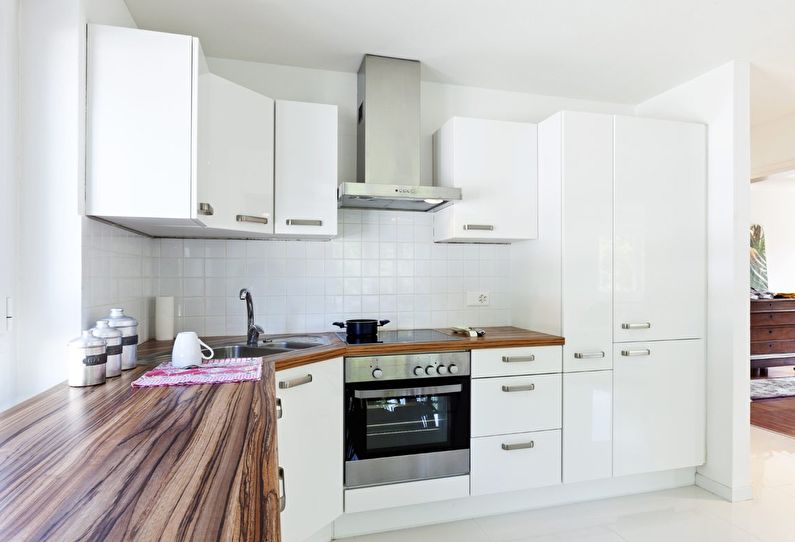 Бела кухиња 12 м² - Дизајн ентеријера