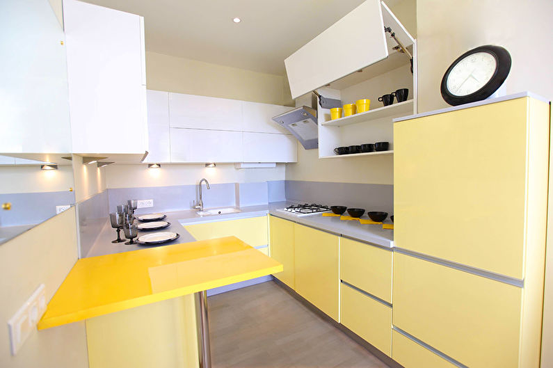 Dzeltenā virtuve 12 kv.m. - Interjera dizains