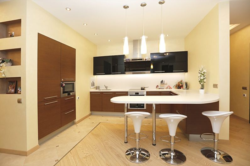 Le design intérieur de la cuisine est de 12 m². - photo