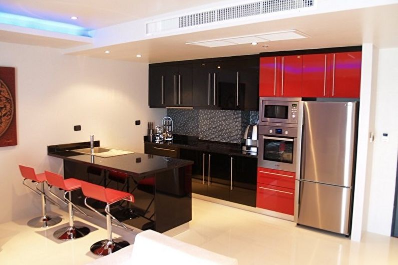 Sarkanā un melnā augsto tehnoloģiju stila virtuve - interjera dizains