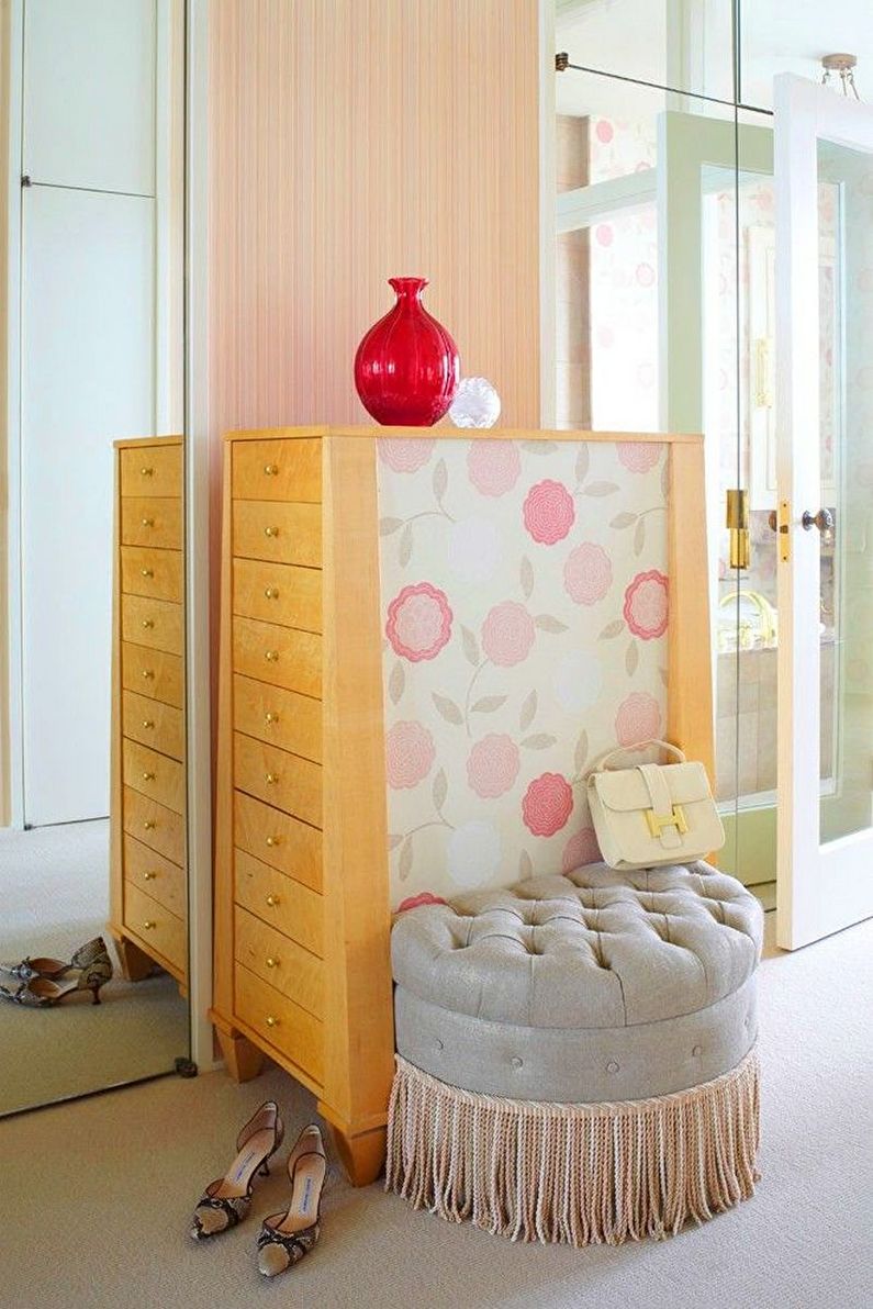 Poufs for the hallway - photo
