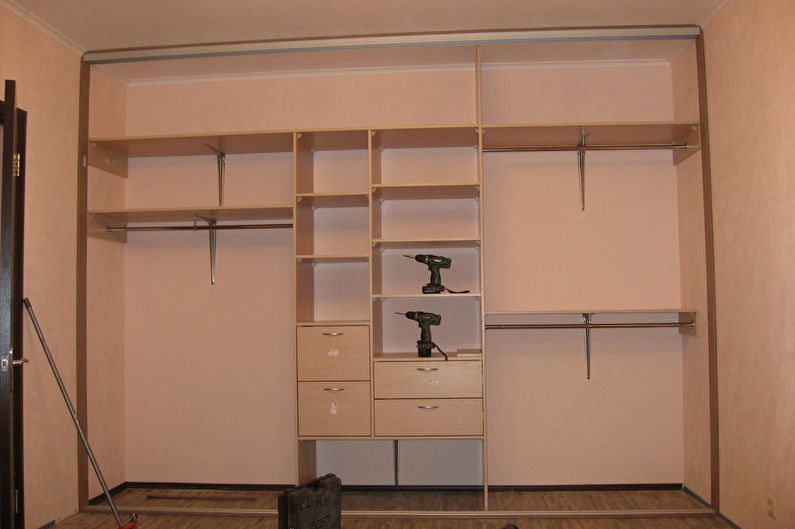 Do-it-yourself built-in wardrobe - materials and details