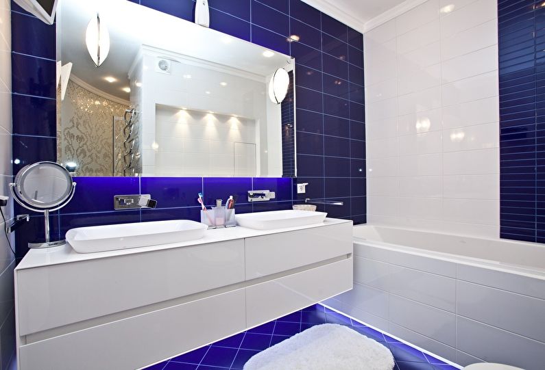 Дизајн купатила 4 м² - Осветљење и декор