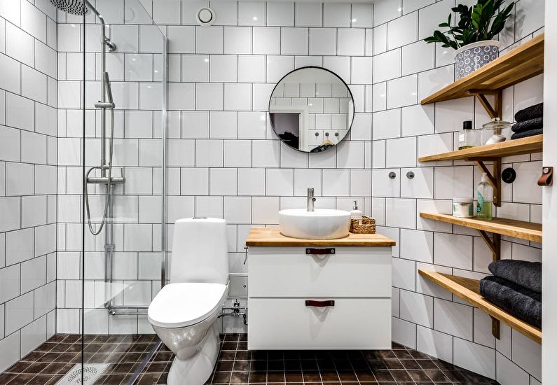 Design de interiores de uma casa de banho de 4 m2. com chuveiro - foto
