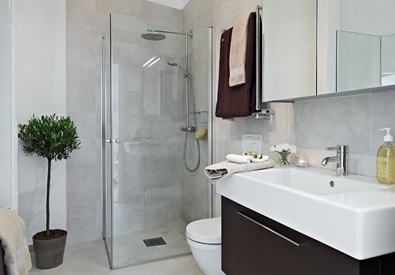 Indvendig design af et badeværelse på 4 kvm med brusebad - foto