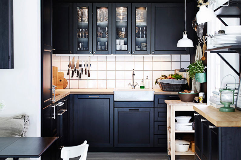 Melnās virtuves Ikea - interjera dizains