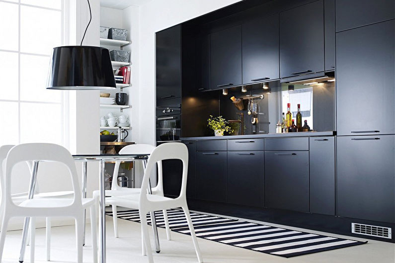 Melnās virtuves Ikea - interjera dizains