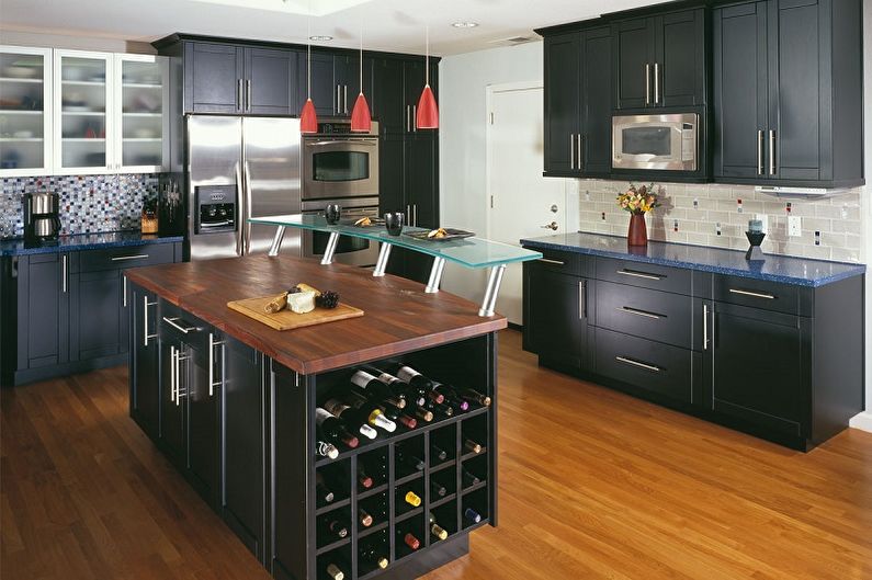 Melnas virtuves dizains - grīdas apdare