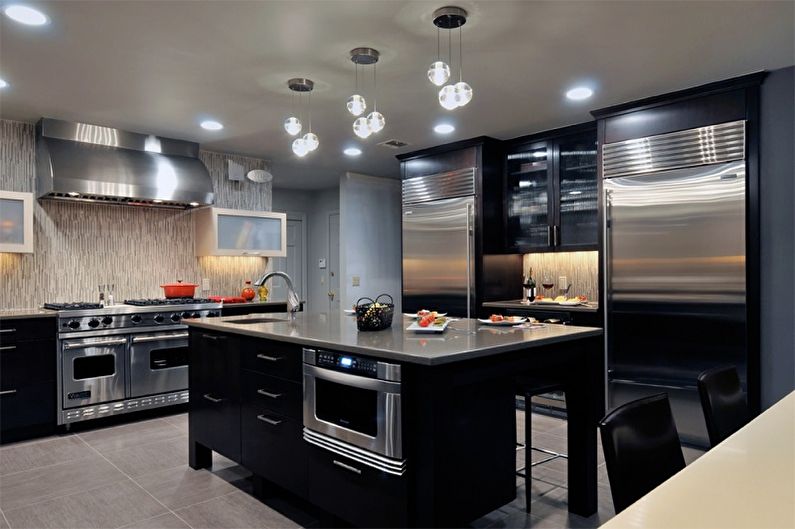 Melnas virtuves dizains - apgaismojums