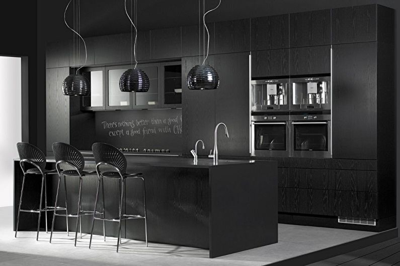 Melna virtuve - interjera dizaina foto
