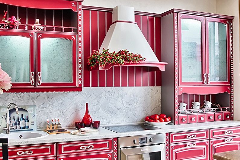 Ružičasta kuhinja u retro stilu - Dizajn interijera
