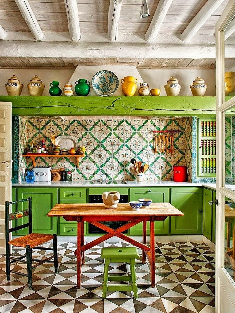 Zelená kuchyně středomořského stylu - interiérový design