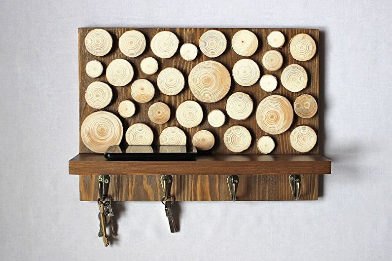 Porta-chaves de parede para bricolage para uma sala de serra de madeira