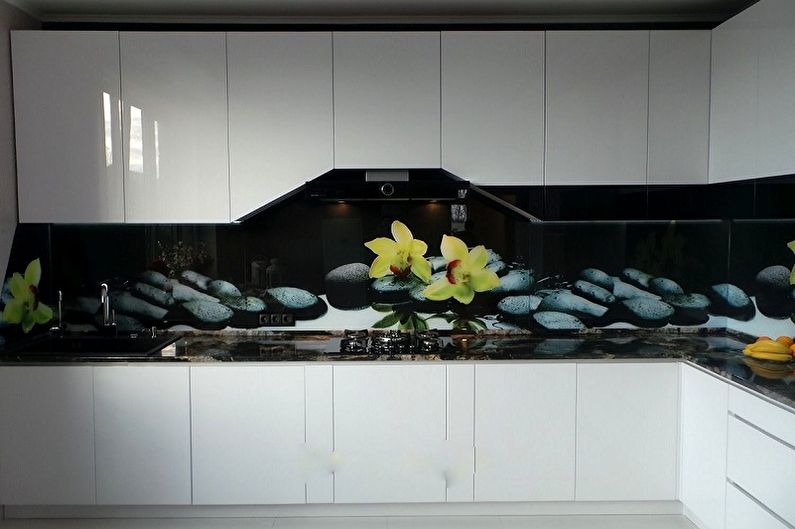 Fartuch kuchenny wykonany ze szkła - zdjęcie