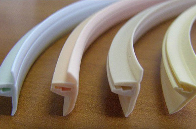 Jenis papan skirting untuk siling gantung - Fillet elastik