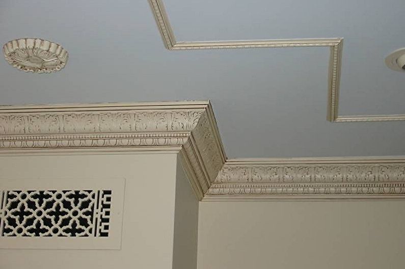 Types de plinthes pour plafonds suspendus - Bordures en mousse