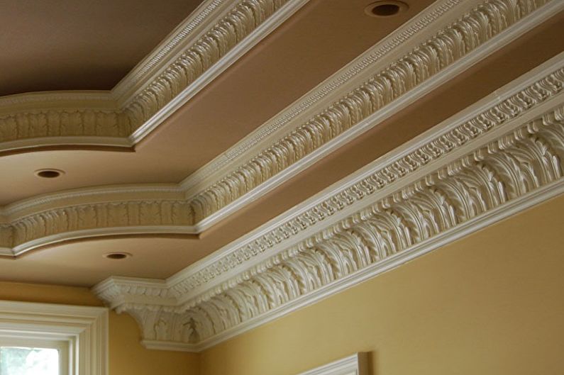Types de plinthes pour plafonds suspendus - Plinthes en polyuréthane