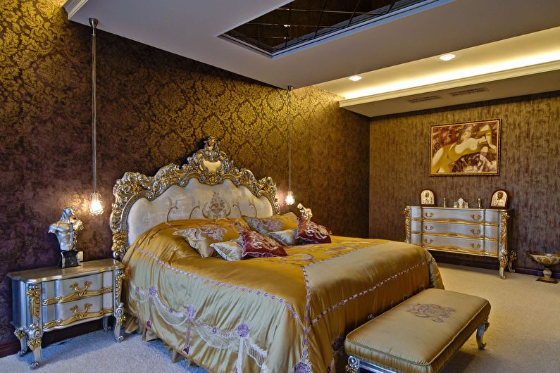 Klasikinis miegamasis auksinės spalvos - interjero dizainas