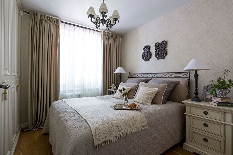 Proiectați un dormitor mic într-un stil clasic - culori deschise