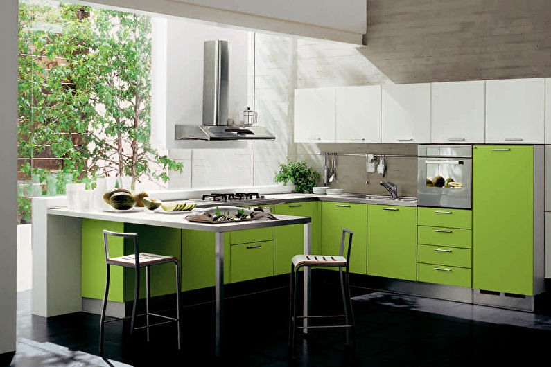 สีเขียวในการตกแต่งภายในของห้องครัว - ภาพถ่าย