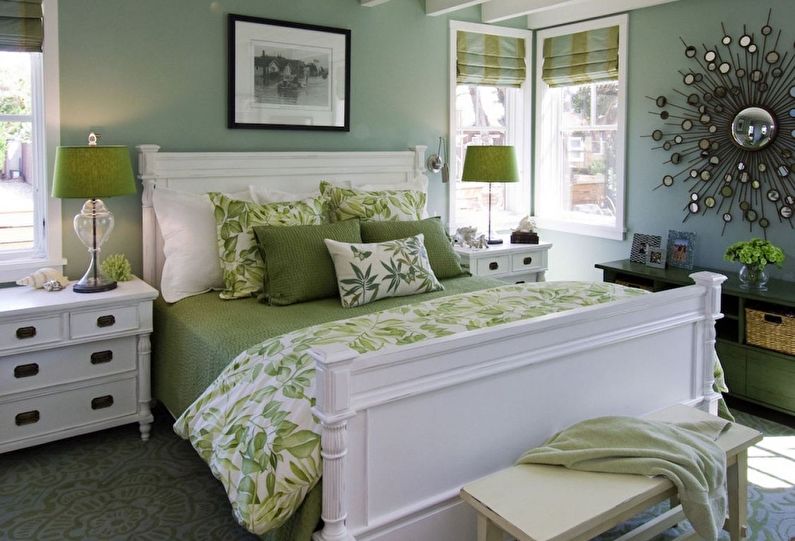 Grønn farge på soverommet interiør - foto