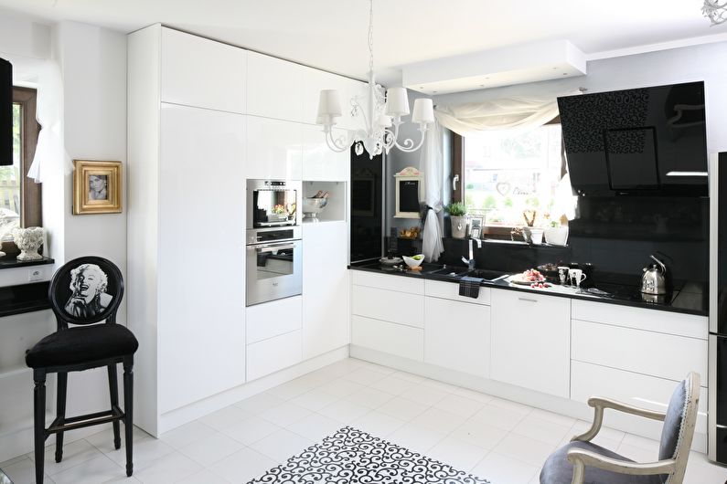 Interior design della cucina in bianco e nero - foto