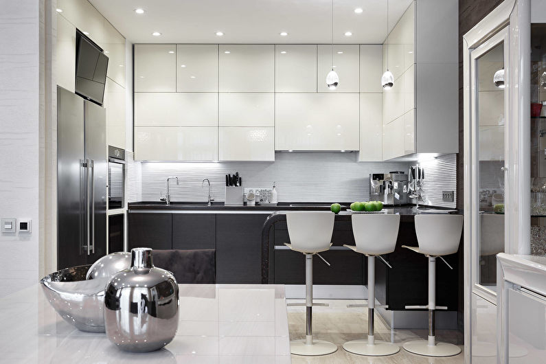Design interiéru černé a bílé kuchyně - fotografie
