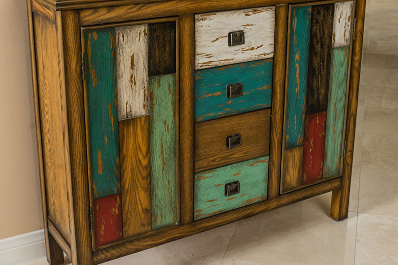 DIY old cabinet decor - Pintura