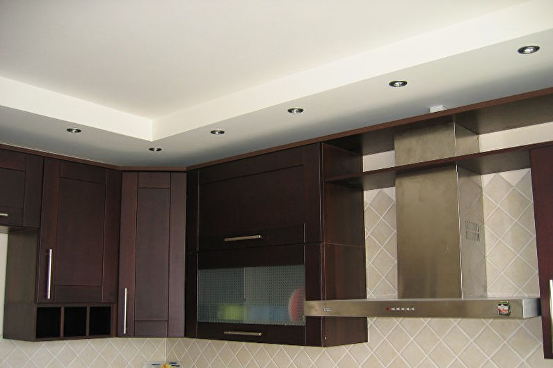 Sádrokartonový stropní design v kuchyni - foto