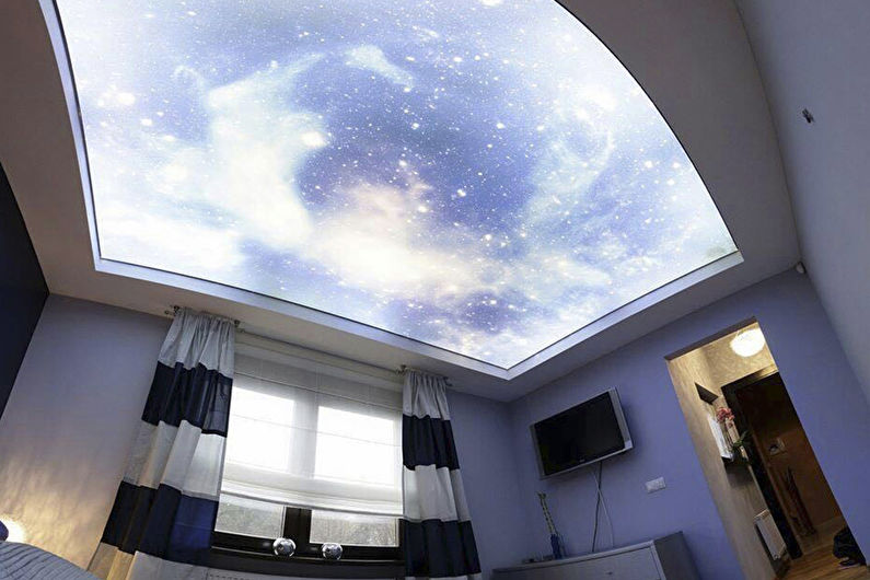 Įtempiamos lubos su apšvietimu miegamajame - žvaigždėtas dangus