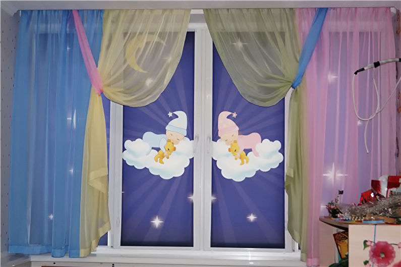 Roller blinds for a children's room - photo