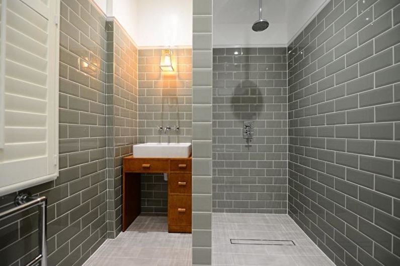 Dekorējot vannas istabu ar dušu - keramikas flīzes