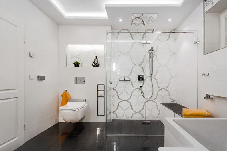 Badezimmer mit Dusche - Innenarchitekturfoto