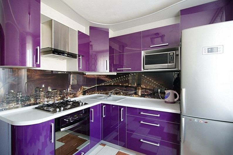 Violetinė Art Nouveau virtuvė - interjero dizainas